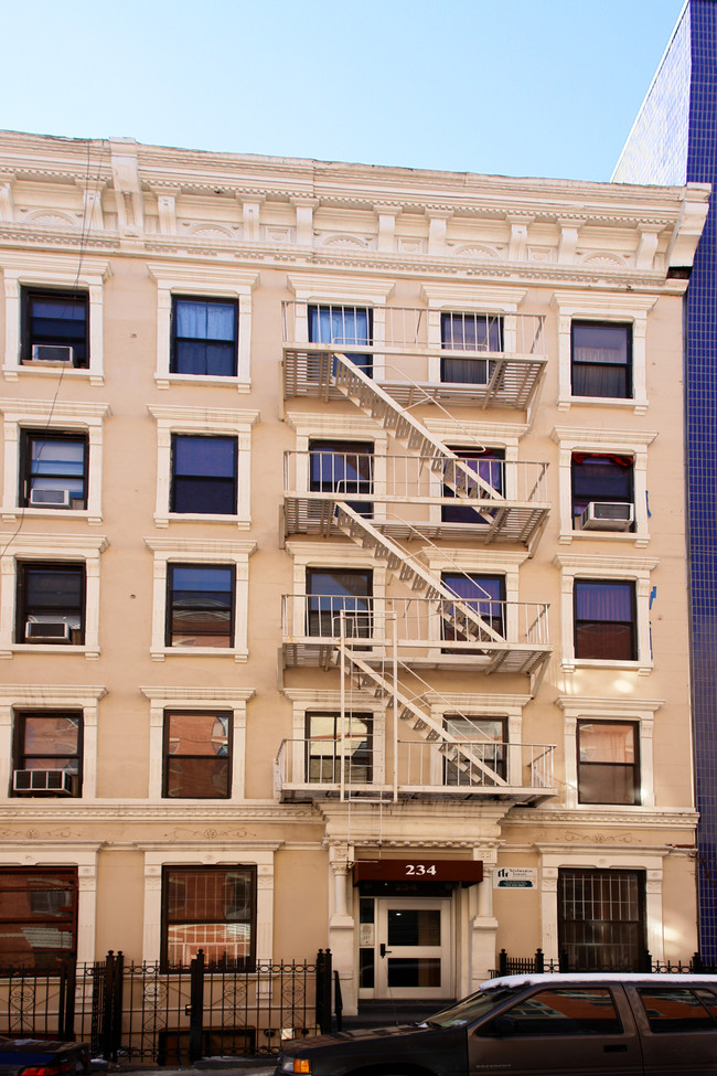 234 E 118th St in New York, NY - Foto de edificio - Building Photo