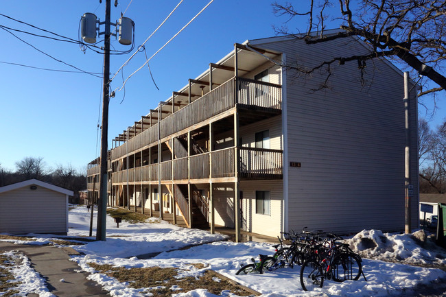 Drake Park Apartments in Des Moines, IA - Building Photo - Building Photo