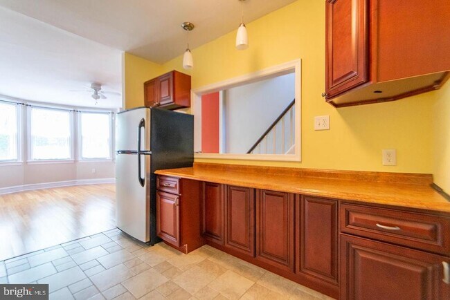 2055 Catharine St in Philadelphia, PA - Building Photo - Building Photo