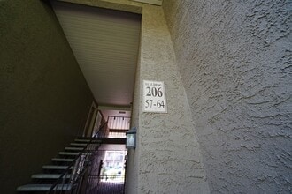 4891 River Glen Dr in Las Vegas, NV - Building Photo - Building Photo