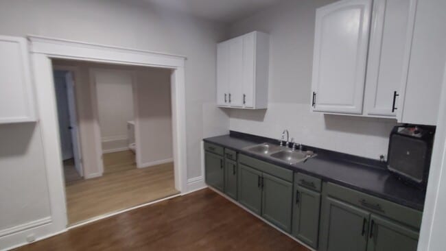 223 Ash St, Unit B in Tipton, IN - Foto de edificio - Building Photo