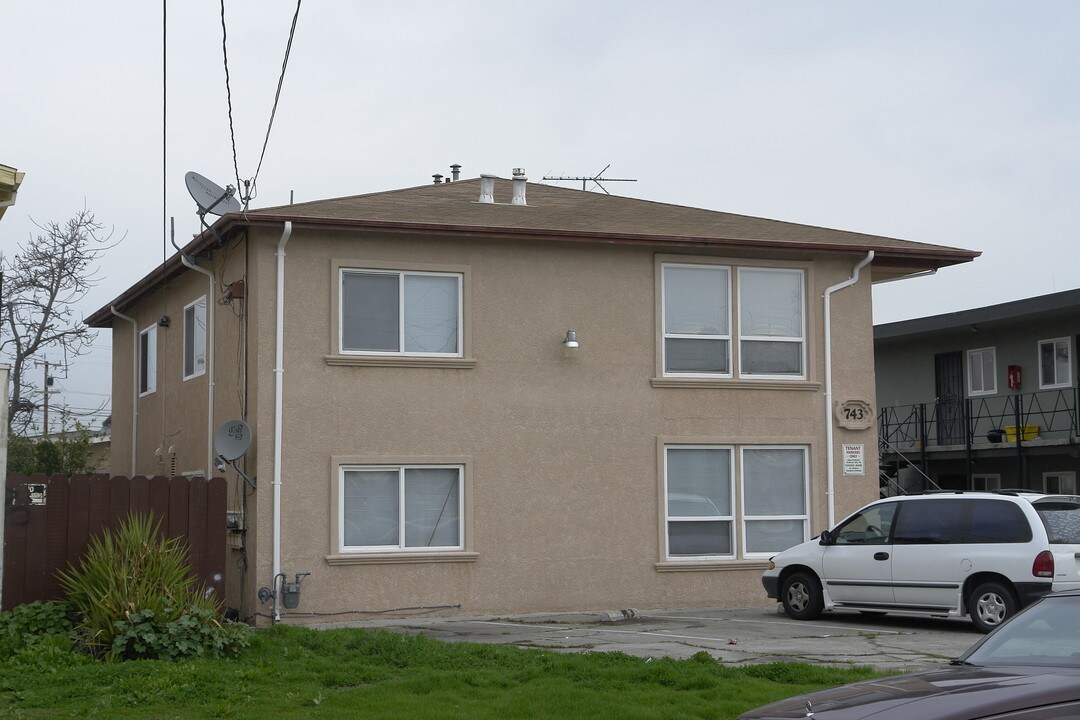 743 Shepherd Ave in Hayward, CA - Foto de edificio