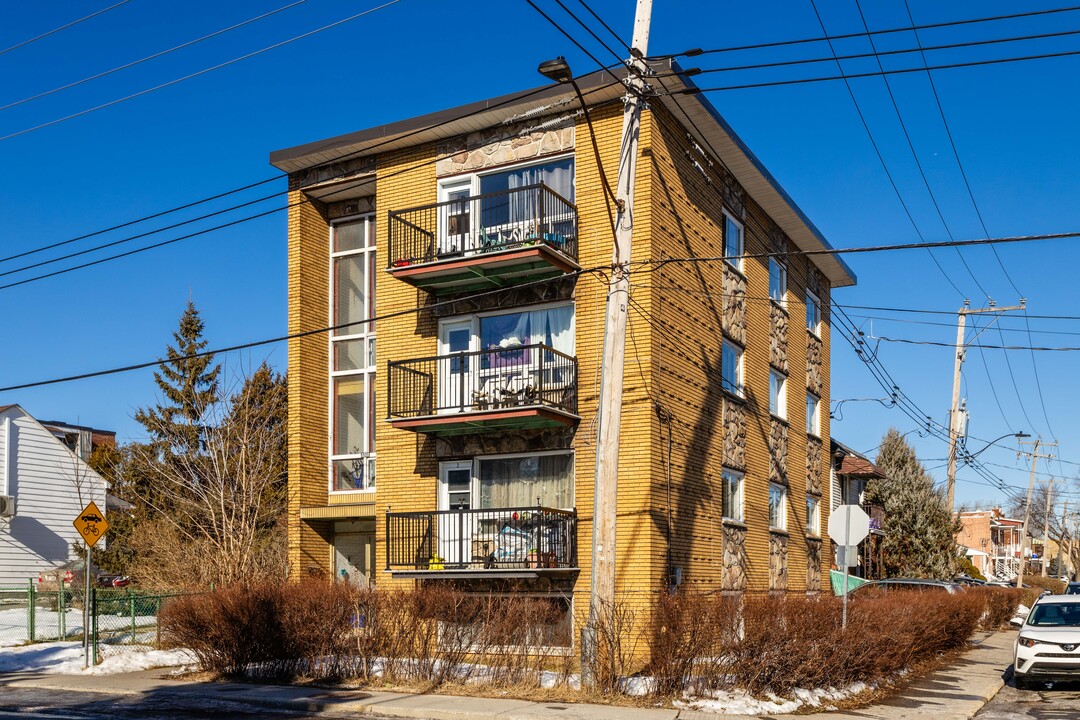 1200 Sherbrooke St in Lachine, QC - Building Photo