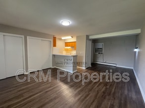 6134 Hillside Ave in Indianapolis, IN - Building Photo - Building Photo