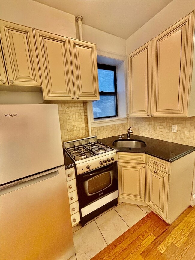 property at 211 W 88th St