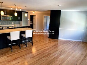 348 Franklin St, Unit 2A in Cambridge, MA - Building Photo - Building Photo
