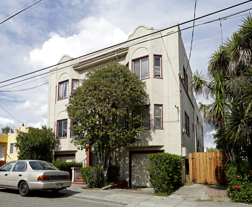 5400 Walnut St in Oakland, CA - Foto de edificio