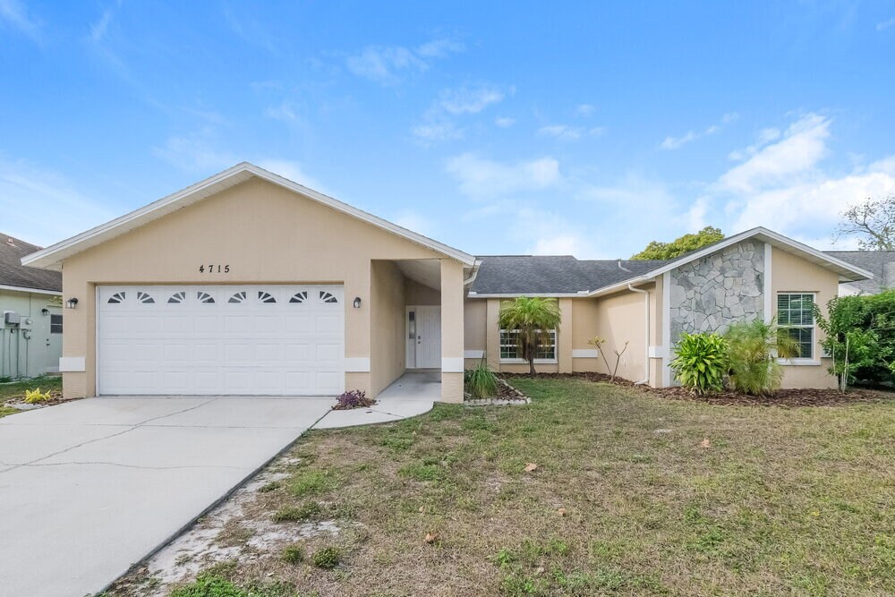 4715 Whitetail Ln in New Port Richey, FL - Building Photo