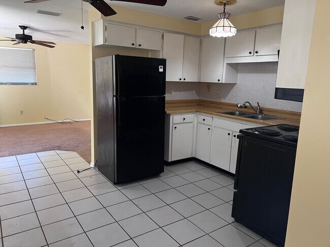 2608 E 97th Ave in Tampa, FL - Building Photo - Building Photo