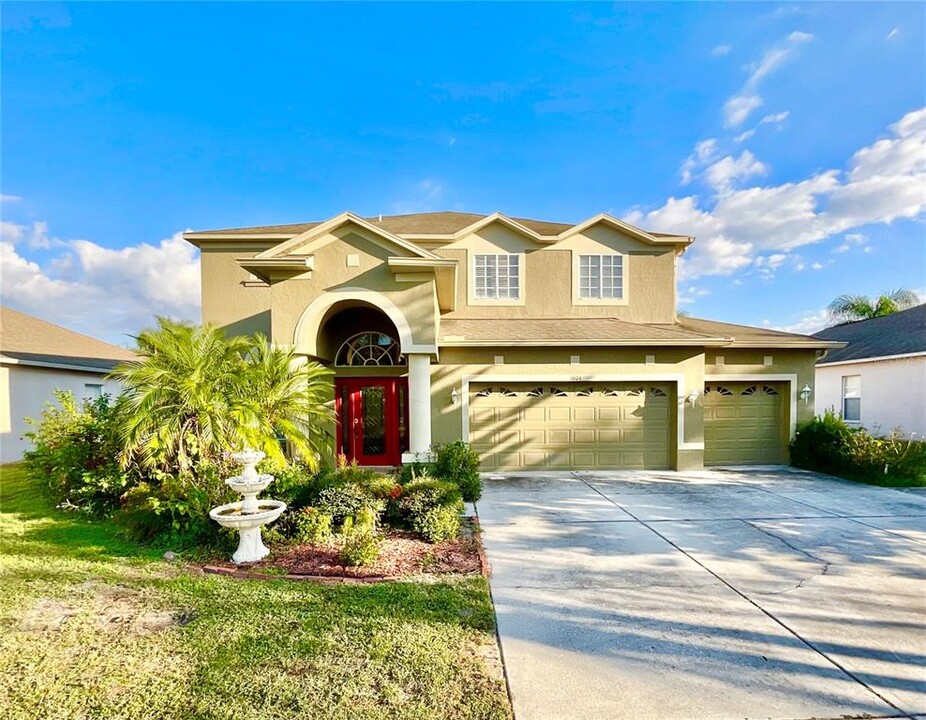 1604 Swamp Rose Ln in Trinity, FL - Foto de edificio