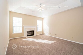 11836 Lake Fern Dr in Jacksonville, FL - Building Photo - Building Photo