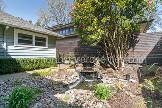 17349 Kelok Rd in Lake Oswego, OR - Building Photo - Building Photo