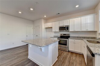 127 Star Ct in Pendergrass, GA - Foto de edificio - Building Photo