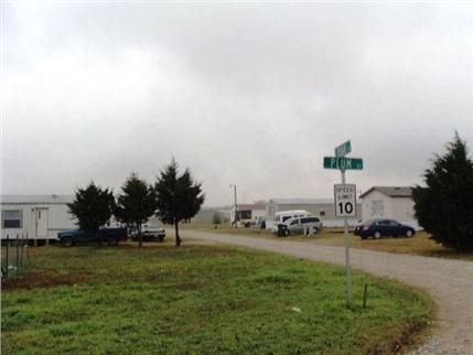 Lone Grove Manufactured Home Community in Lone Grove, OK - Building Photo - Building Photo