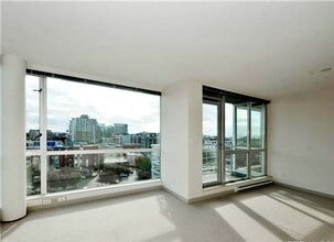 732 Cormorant St in Victoria, BC - Building Photo - Building Photo