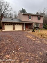 823 Bowman Rd in Jackson Township, NJ - Building Photo