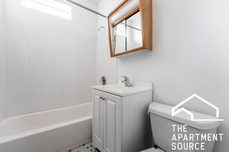 3032 N Halsted St in Chicago, IL - Building Photo - Building Photo
