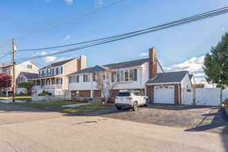 28 Case Dr, Unit #1 in Revere, MA - Building Photo - Building Photo