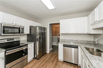 331 S Red Oak Way in Temple, GA - Building Photo - Building Photo