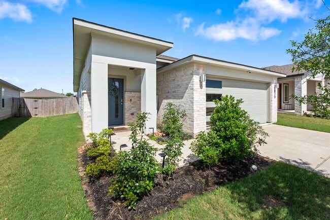 property at 929 Kickapoo Ln
