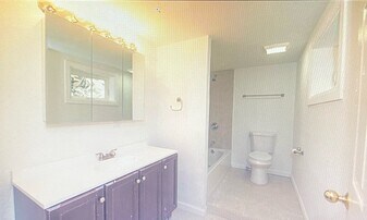 1404 E 11th Ave, Unit B in Anchorage, AK - Building Photo