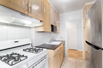 225 St Pauls Ave in Jersey City, NJ - Building Photo - Building Photo