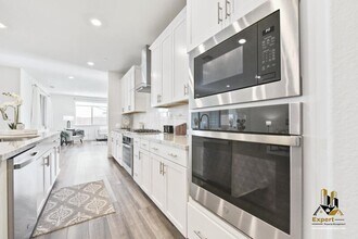 4040 Swing Way in Roseville, CA - Building Photo - Building Photo