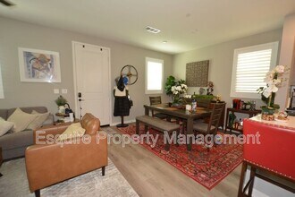 643 Winchester Dr in Oxnard, CA - Building Photo - Building Photo