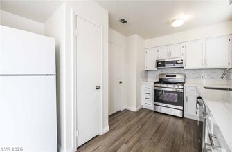 8212 Hercules Dr in Las Vegas, NV - Building Photo - Building Photo