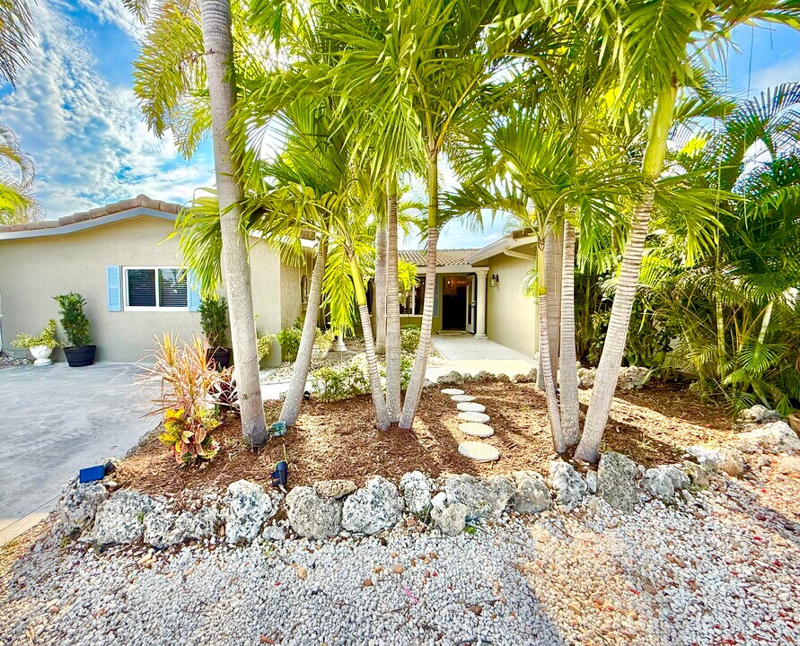 2200 NE 19th Ave, Unit Wilton Manors Suite in Wilton Manors, FL - Building Photo