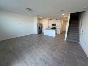 16462 Bird of Paradise Ave in Clermont, FL - Building Photo - Building Photo