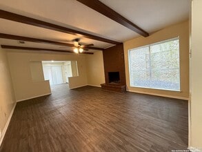 10104 Ironside Dr in San Antonio, TX - Building Photo - Building Photo