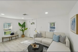 2111 E Ellicott St in Tampa, FL - Building Photo - Building Photo