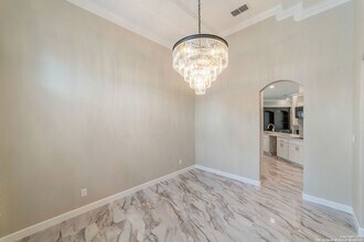 18605 Elmbrook in San Antonio, TX - Foto de edificio - Building Photo