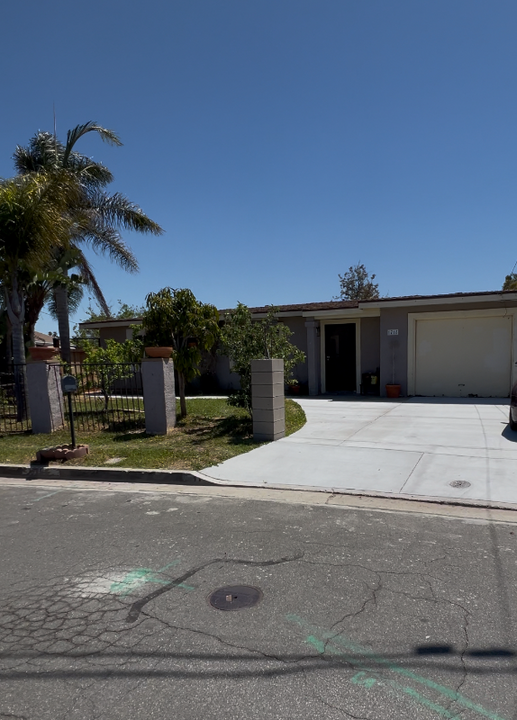 1765 Kraft St in Oceanside, CA - Building Photo