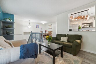 4001 S Flanders Way in Aurora, CO - Building Photo - Building Photo