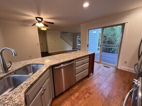 243 S Palatine Hill Rd in Portland, OR - Building Photo - Building Photo