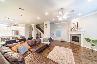 4208 Old Spanish Trl in Houston, TX - Building Photo - Building Photo