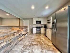 Beautifully Remodeled 5 Bed 2 Bath House i in Fort Collins, CO - Building Photo - Building Photo