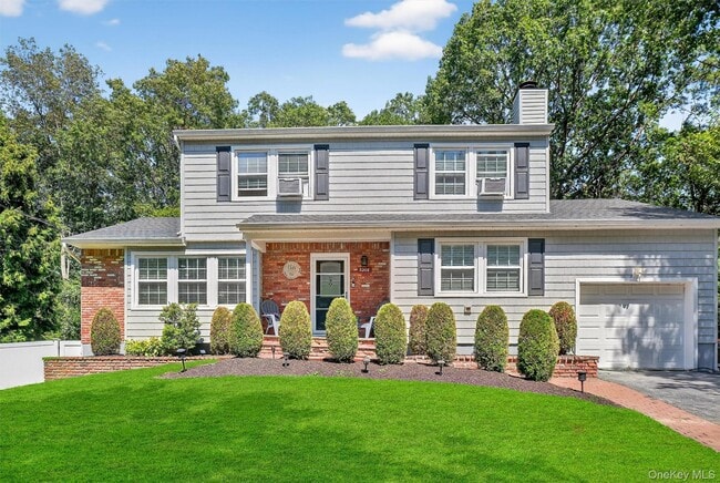 property at 3208 Douglas Dr