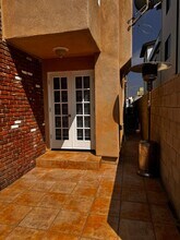 204 Adams St in Newport Beach, CA - Building Photo - Building Photo