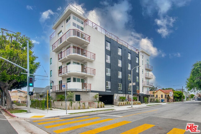 property at 321 S Fickett St