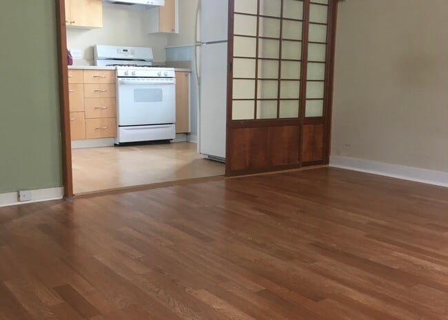 100 Jarboe Ave, Unit 100 Jarboe Studio in San Francisco, CA - Foto de edificio - Building Photo