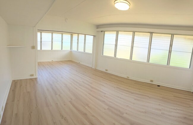 property at 3423 Kupaa Dr
