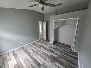 1124 Lumsden Pointe Blvd in Valrico, FL - Building Photo - Building Photo