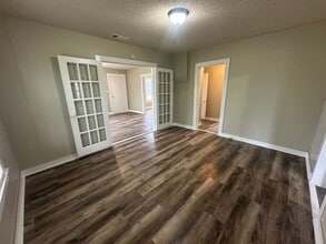 3637 S Lone Star Pkwy in McGregor, TX - Building Photo - Building Photo