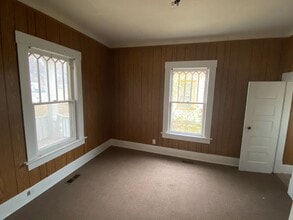 537 E 3rd Ave in Hutchinson, KS - Building Photo - Building Photo