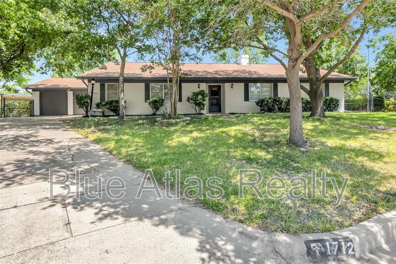 1712 Dakar Rd W in Fort Worth, TX - Building Photo