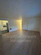 11380 SW Greenburg Rd in Portland, OR - Building Photo - Building Photo