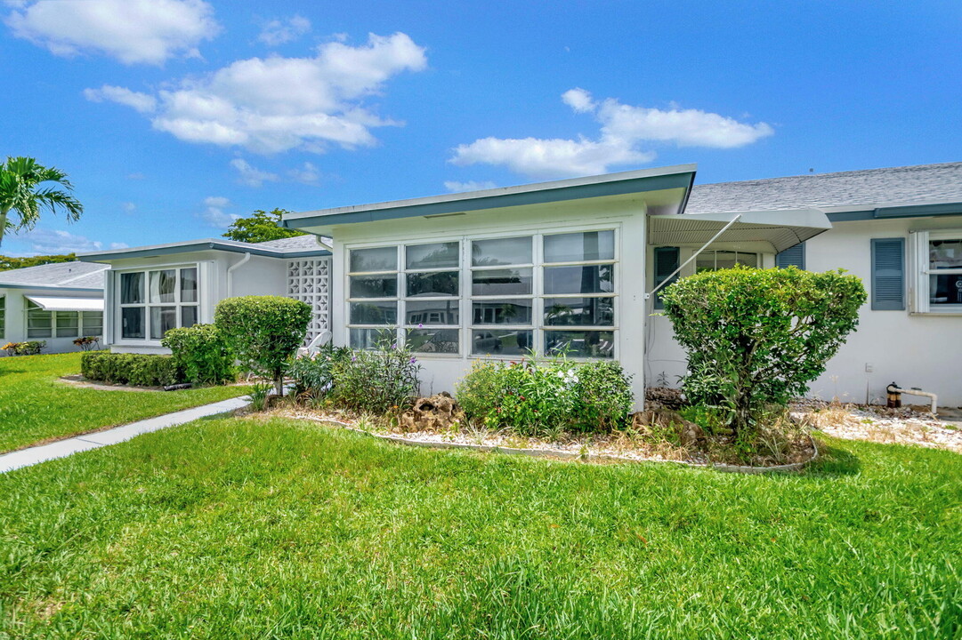 1215 S Drive Way in Delray Beach, FL - Building Photo